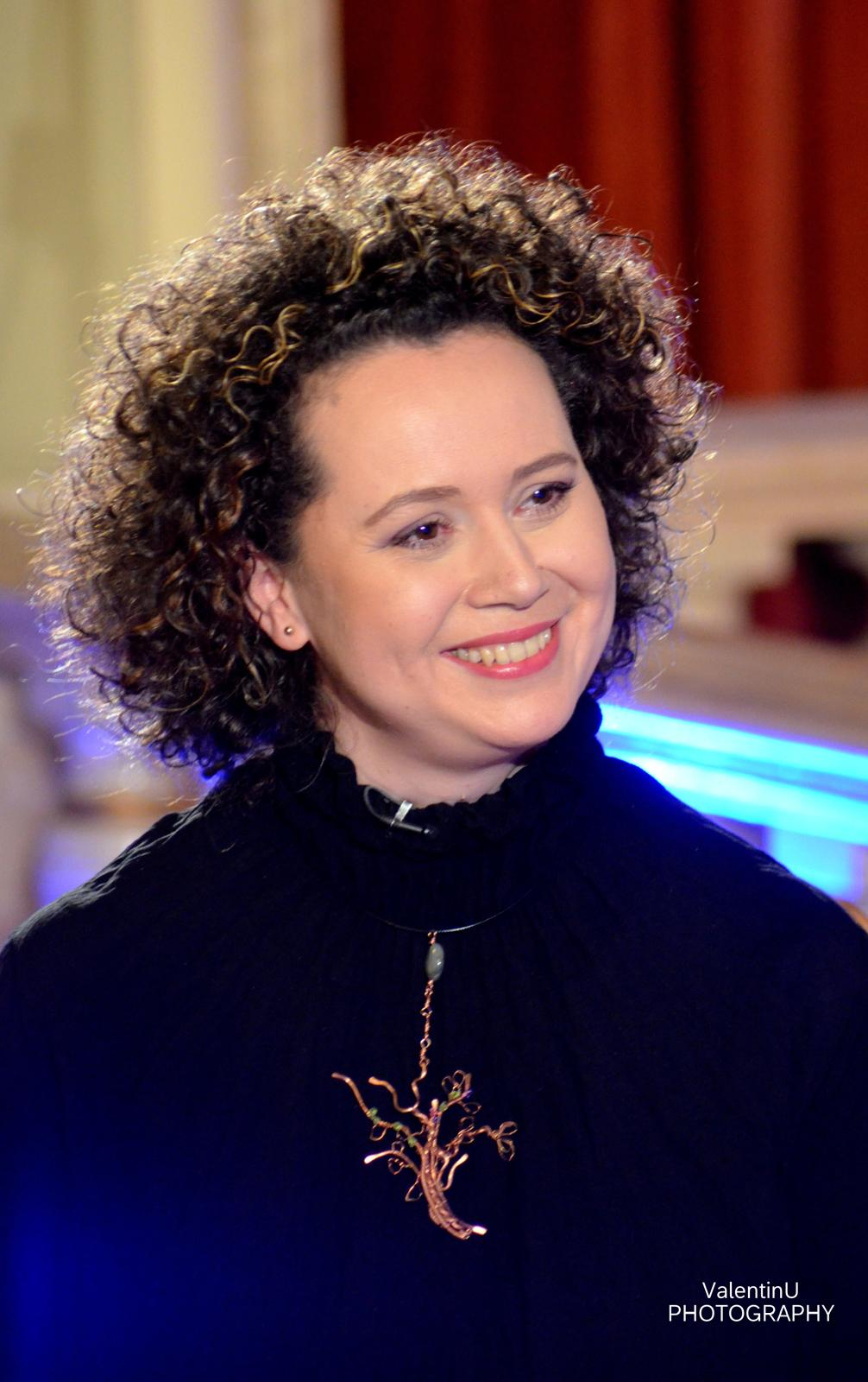 "O energie tânără, care ne menține vie speranța că OPERA nu moare"