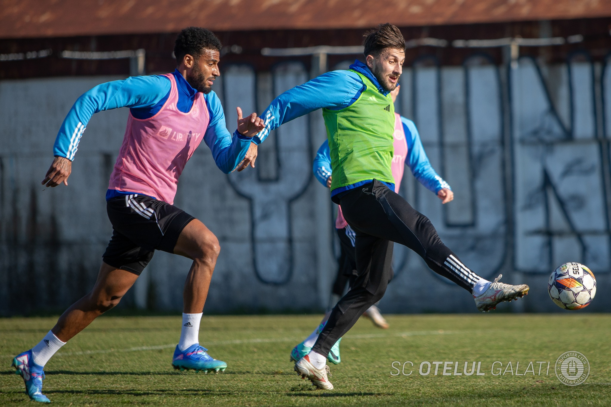 La Oțelul, continuă plecările, dar vin și câţiva jucători străini