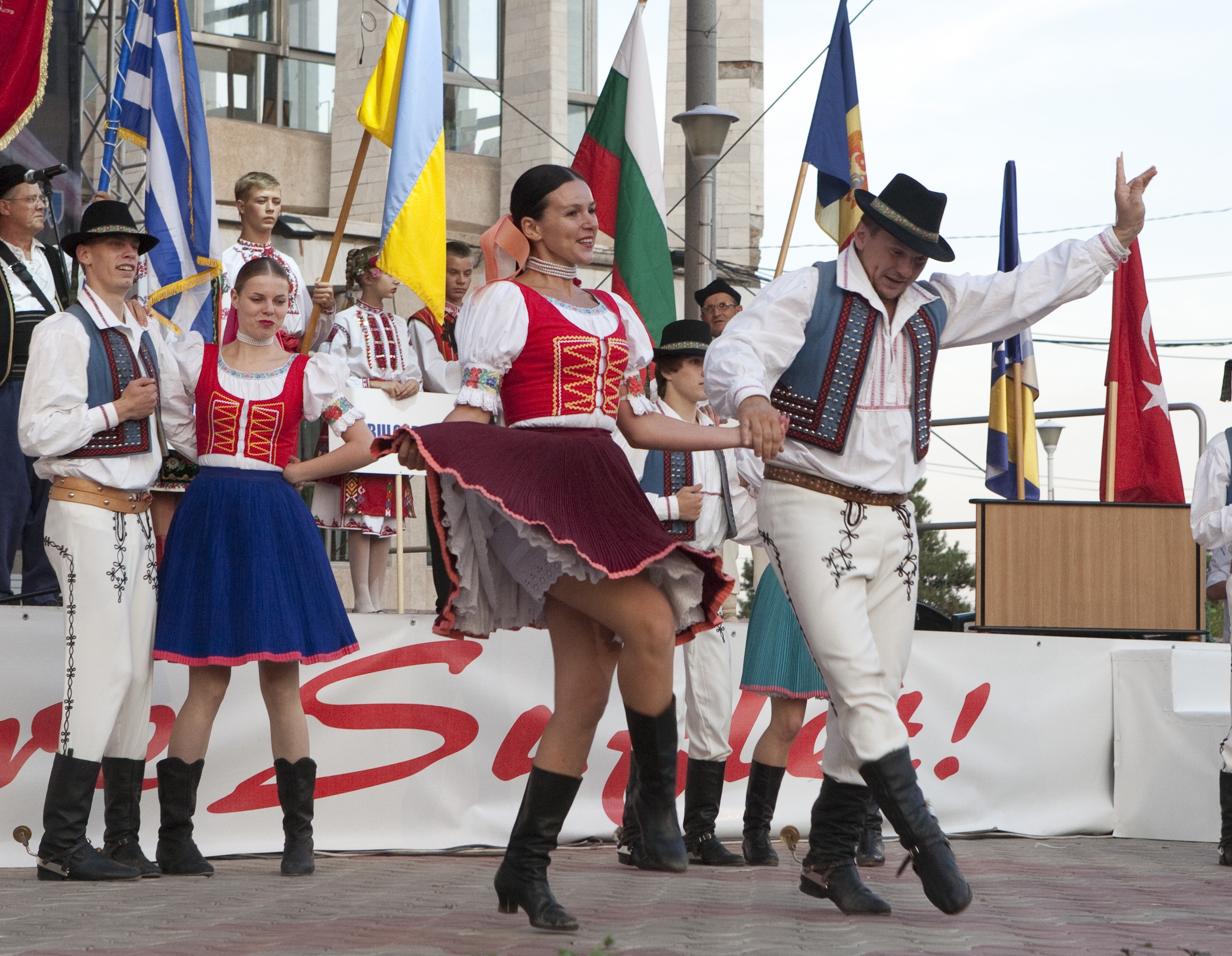 Festivalul Internaţional „Doina Covurluiului” - În dansuri să ne luptăm