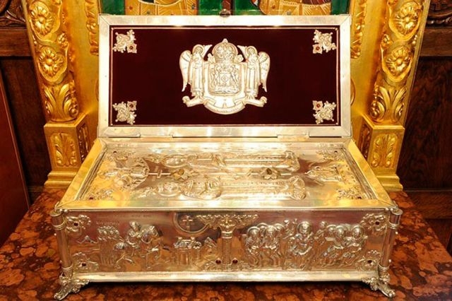 Moaştele Sfinţilor Împăraţi Constantin şi Elena vin la Galaţi