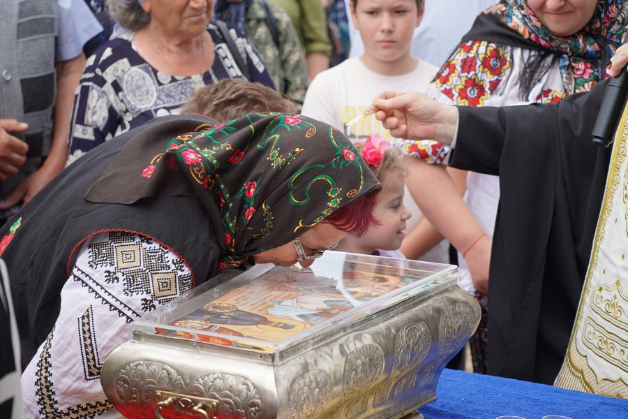 Credincioșii gălățeni s-au închinat la racla cu moaștele „Sf.Ierarh Luca al Crimeei”