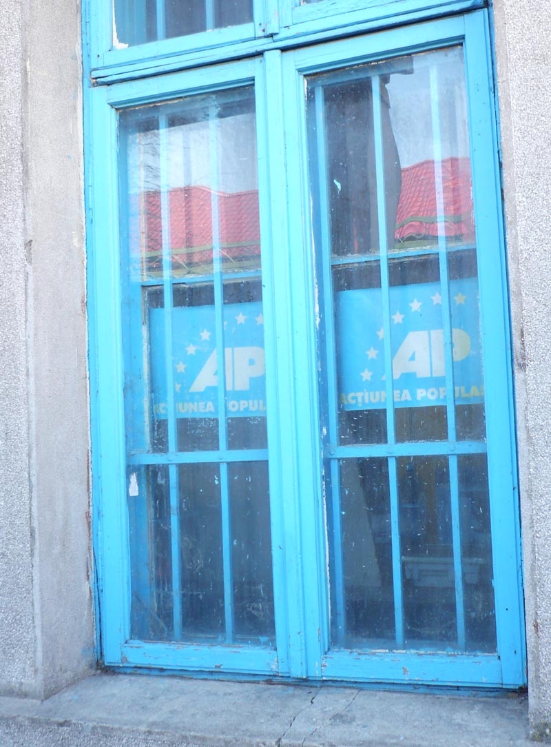 Partide politice, datoare la stat  