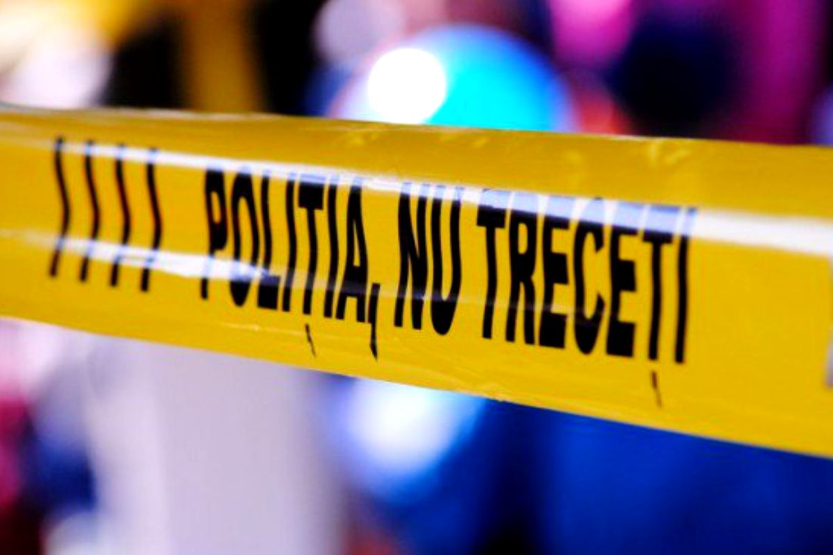 Un recidivist a rupt porțile unei școli cu o mașină închiriată