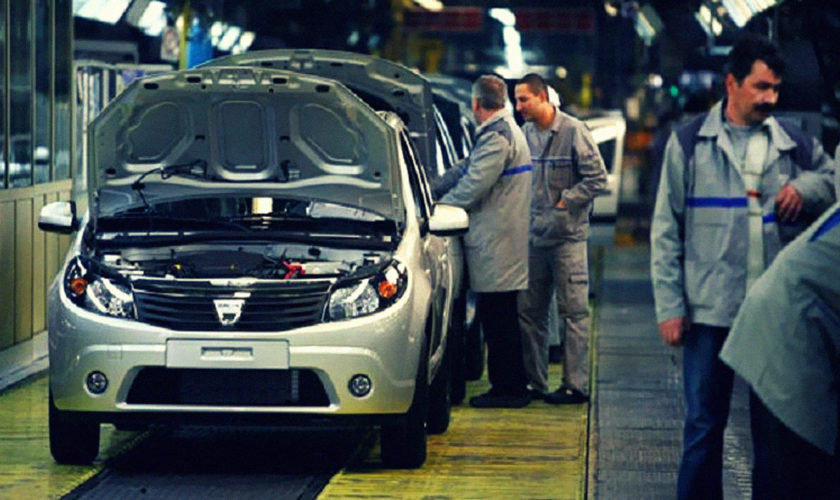 Scădere a producţiei naţionale de autoturisme