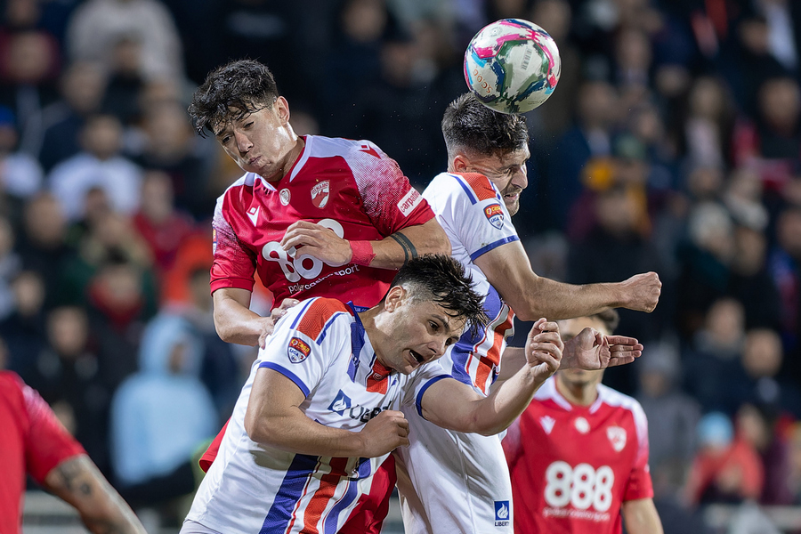 Oțelul s-ar putea despărți de alți patru fotbalişti