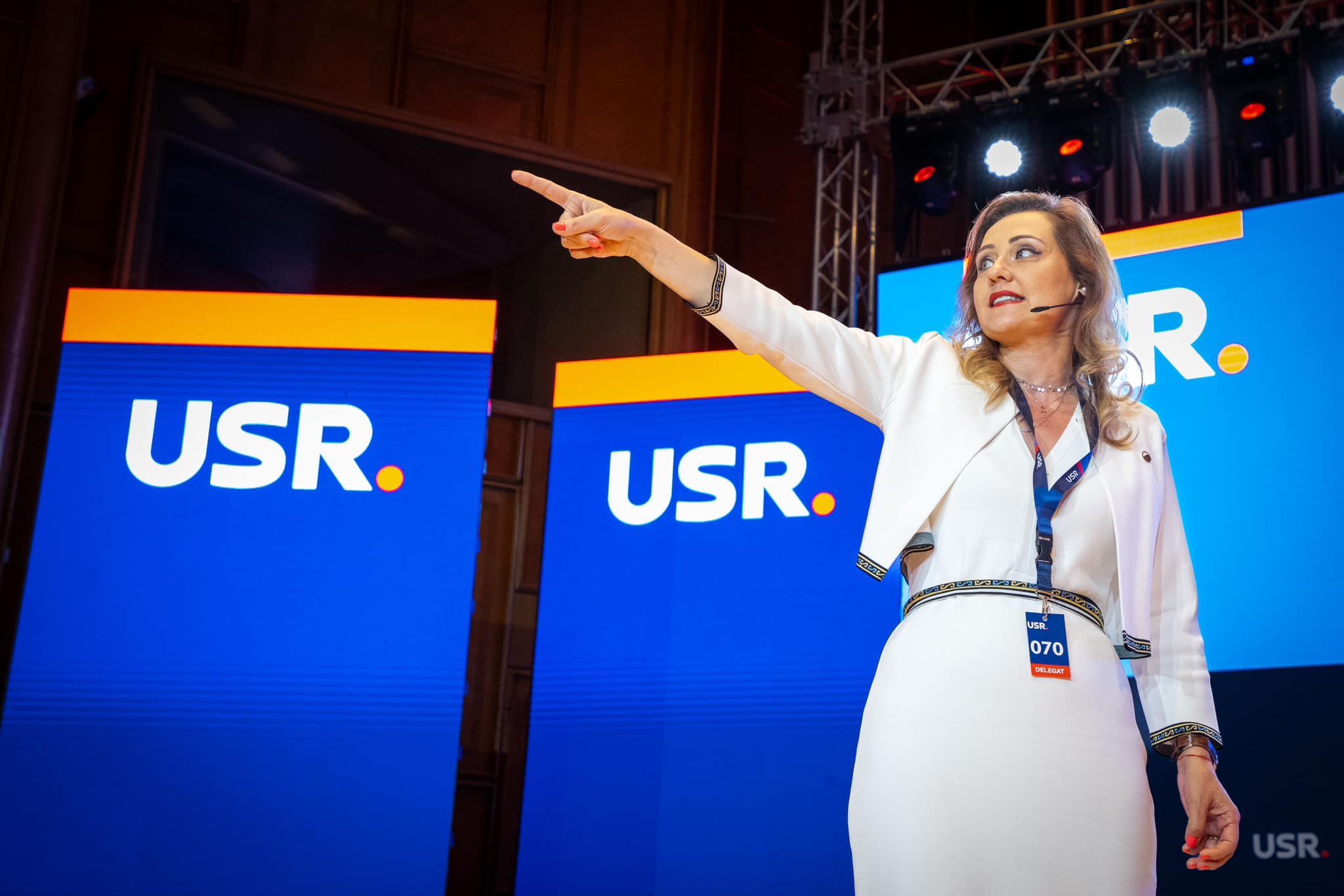 Șase membri USR, în cursa pentru președinția partidului