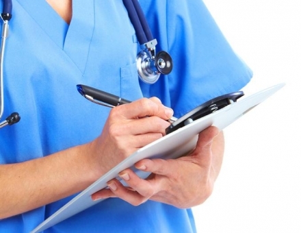 Nouă din zece absolvenţi de medicină gălăţeni au promovat rezidenţiatul