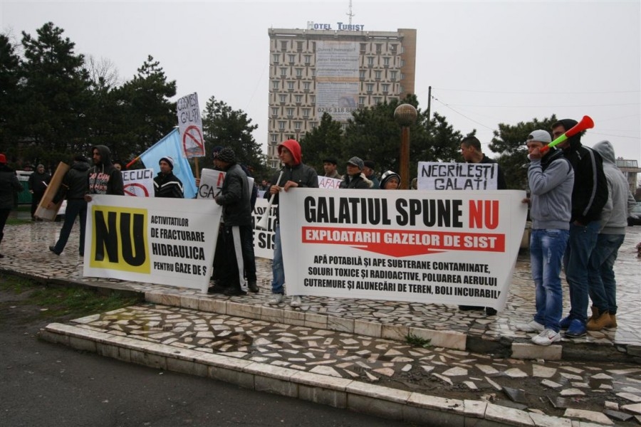 Chevron renunţă la gazul de şist din România. O parte din judeţul Galaţi era concesionat companiei