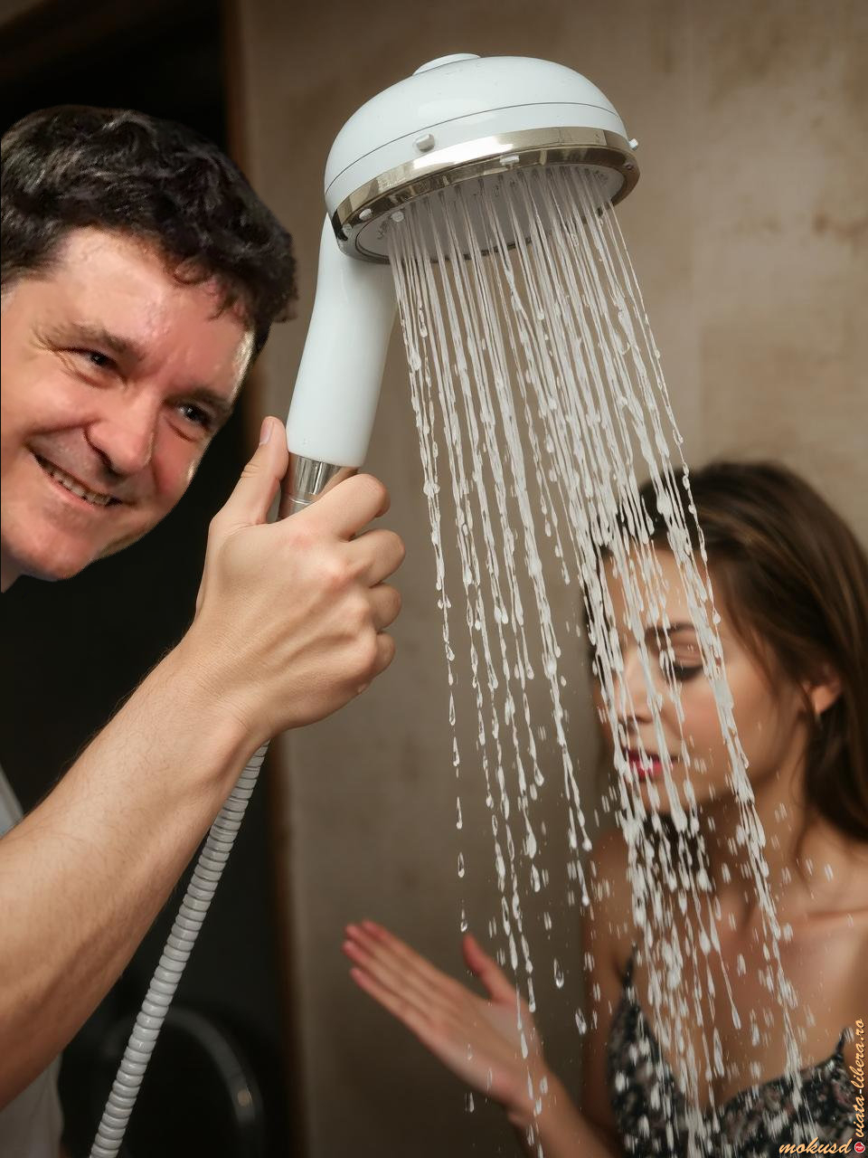 În București, apa rece se dă ca pâinea caldă