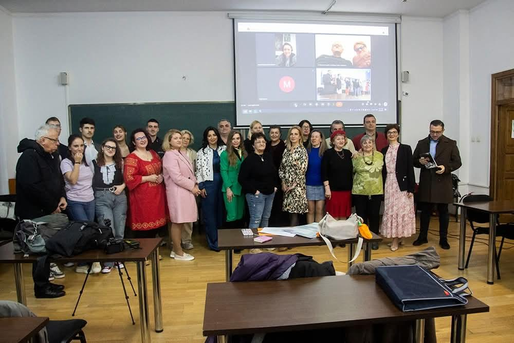 Poezia - „voluptos joc de icoane”, la Cenaclul „Noduri şi semne”