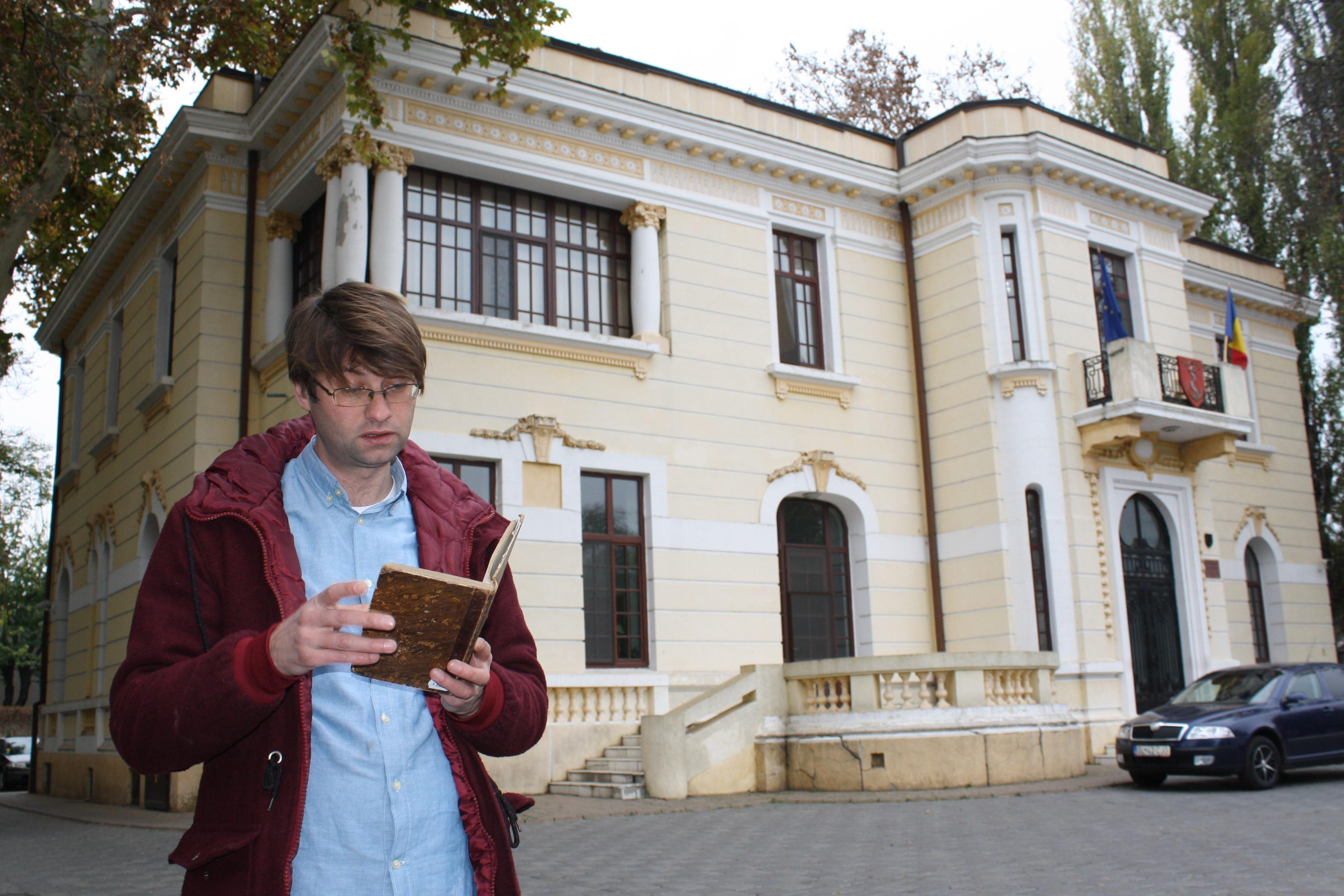 Pe prima scenă a istoriei