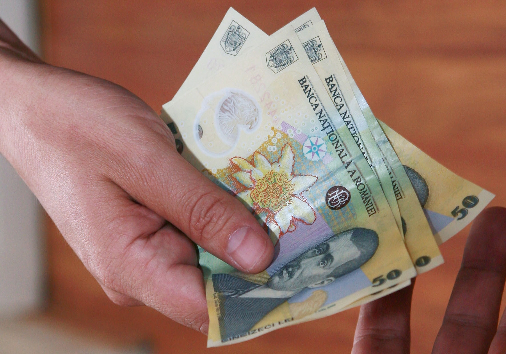 Plafonul de cheltuieli al demnitarilor, mărit