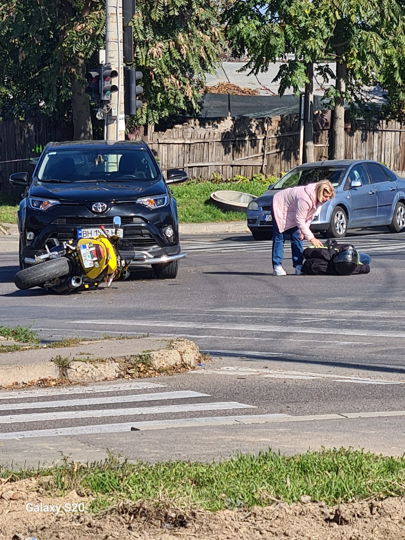 Motociclist lovit de mașină în intersecția Coșbuc cu Basarabiei
