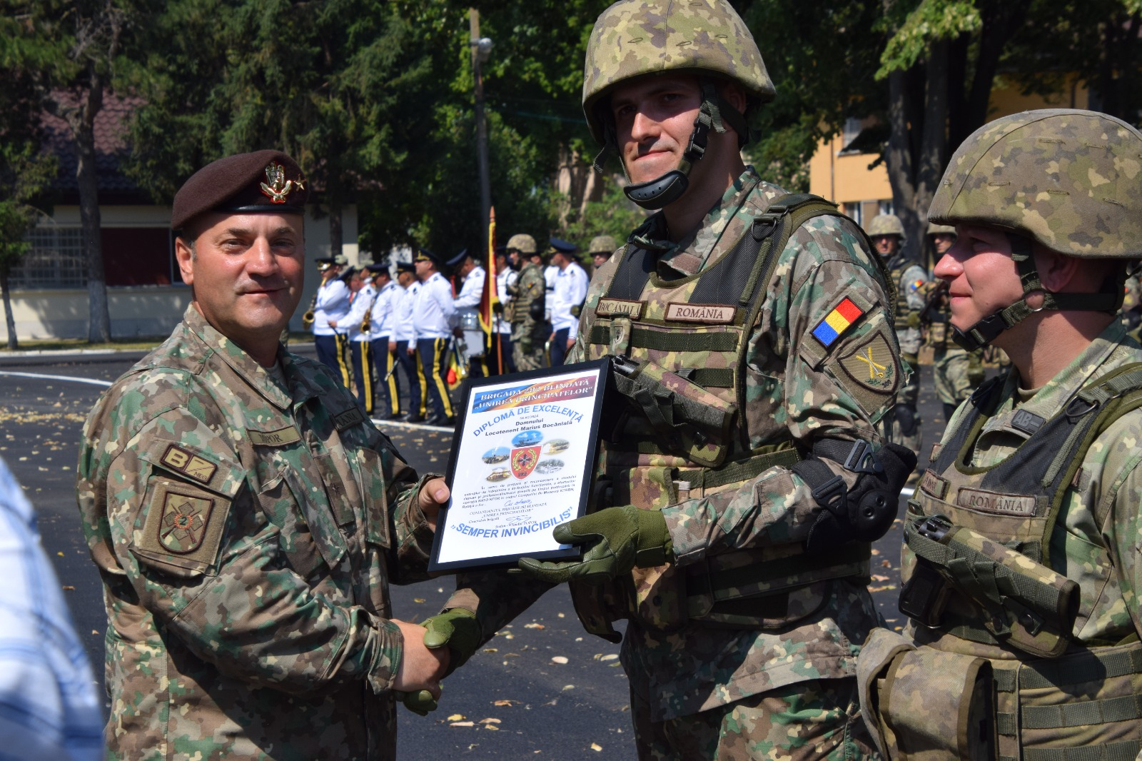 Militarii din Batalionul 300 Infanterie Mecanizată „Sfântul Andrei” s-au întors acasă după misiunea NATO KFOR (GALERIE FOTO)