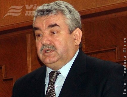 Taxe mai mari pentru avocaţii stagiari?