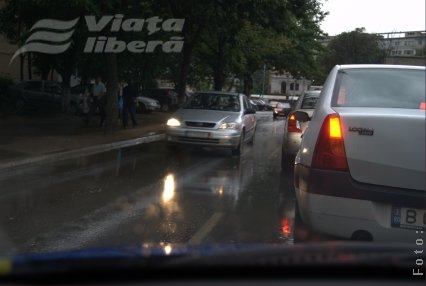 În viteza a doua, pe timp de ploaie  