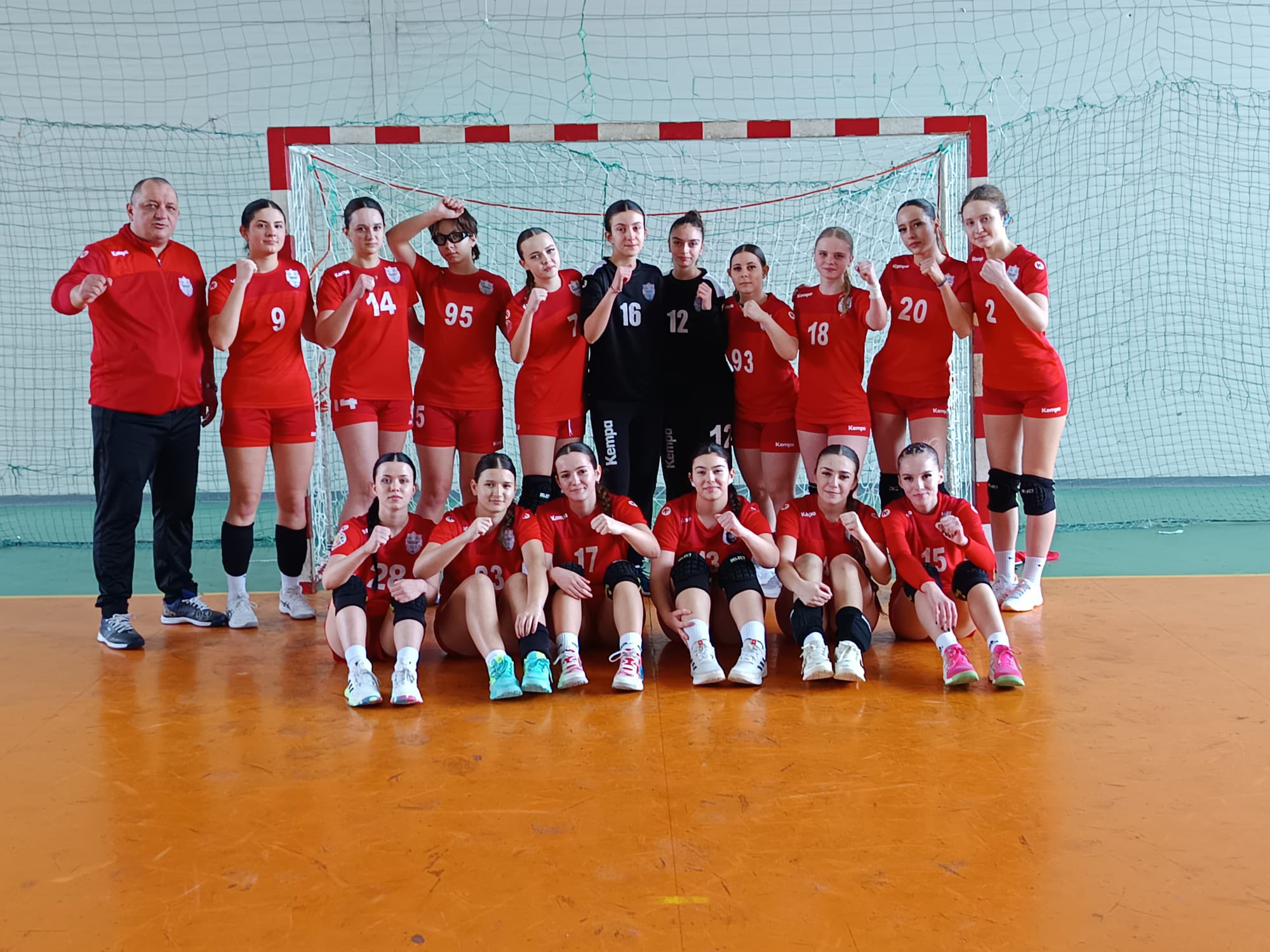 Etapa plină în competițiile de handbal ale juniorilor