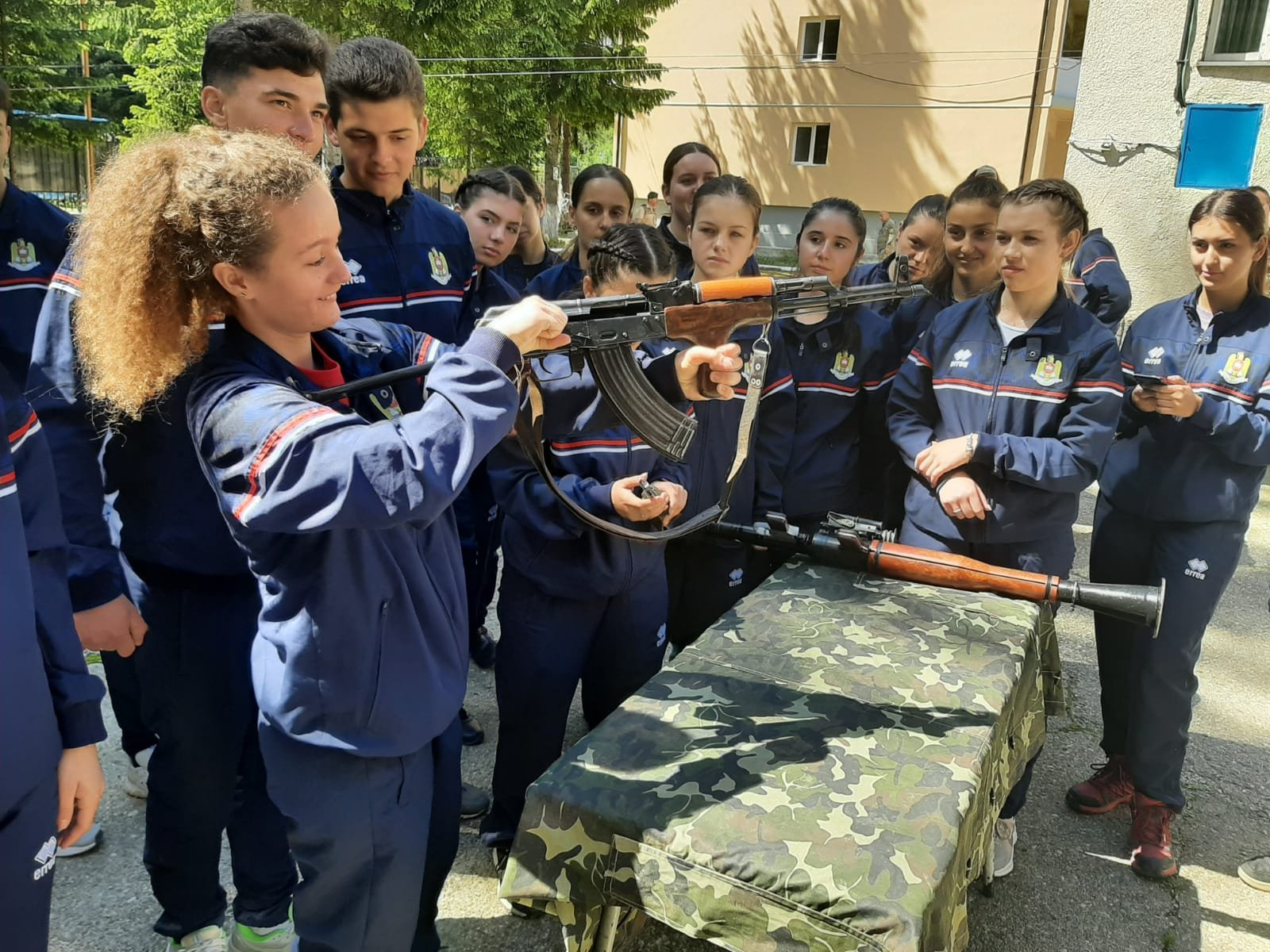 Înscrieri pentru colegiile militare din ţară
