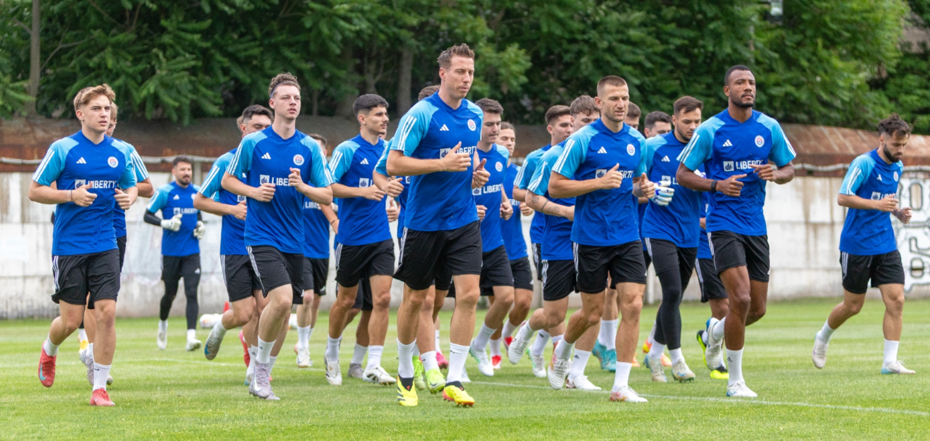 Oțelul s-a reunit cu mulți jucători veniţi în probe