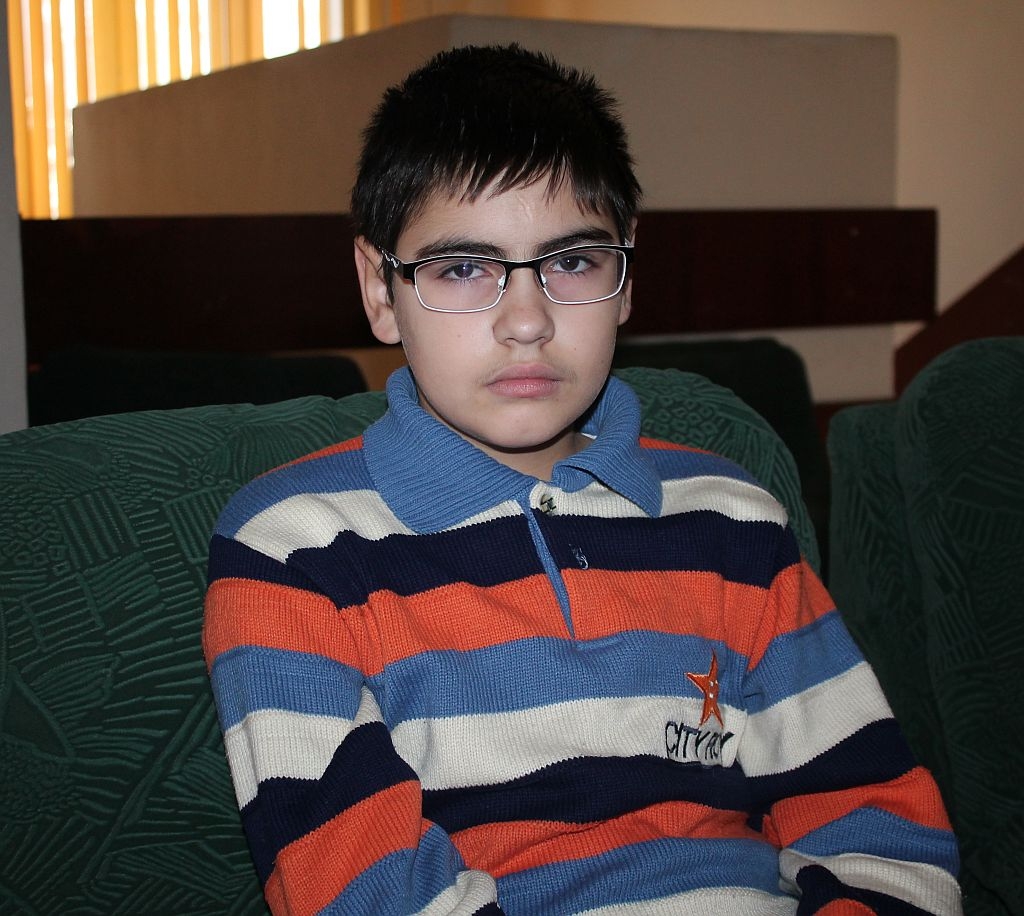 APEL UMANITAR | La doar 12 ani, suferă de o formaţiune tumorală