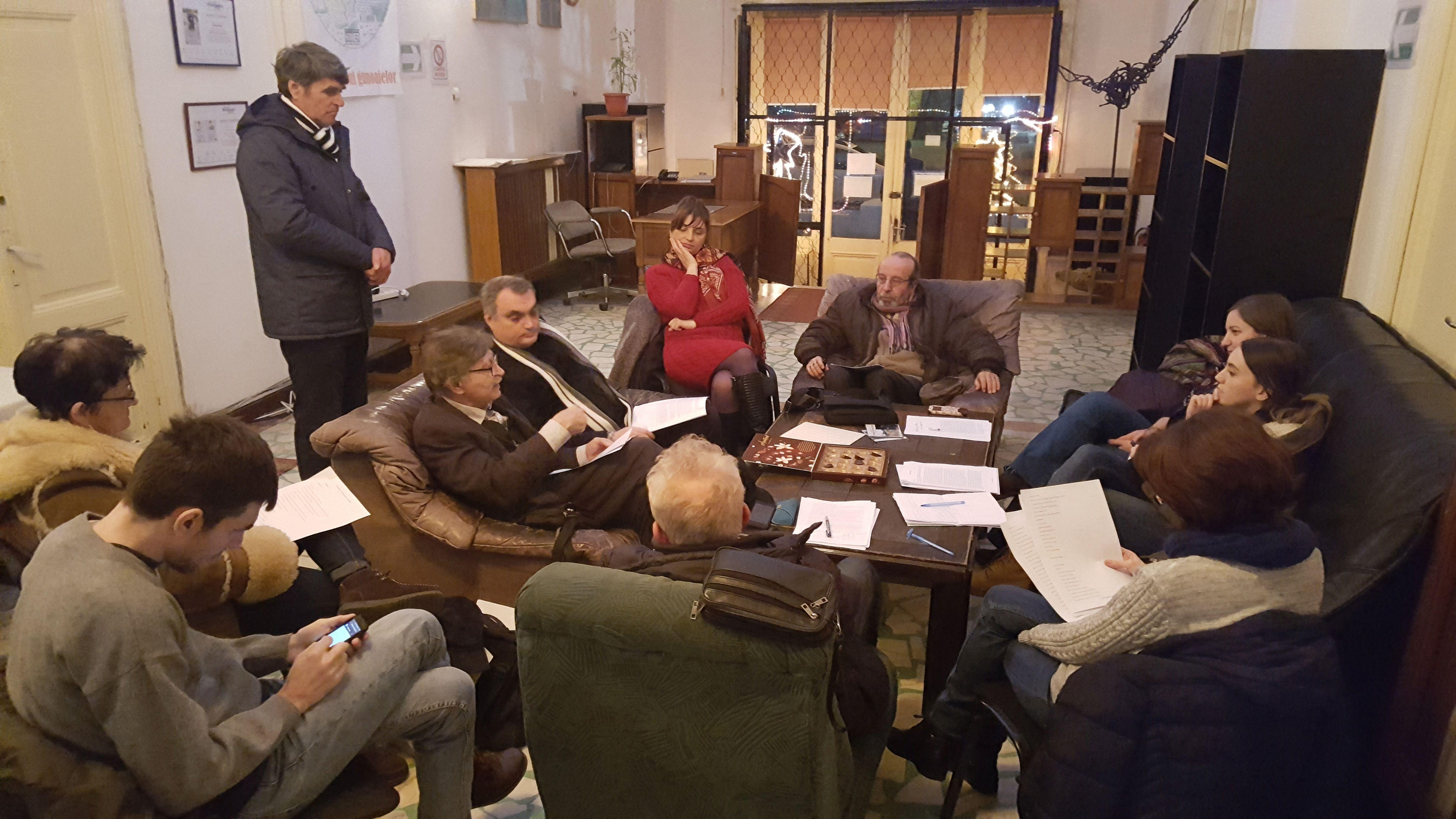 CRONICĂ DE CENACLU | O scriitură franţuzească