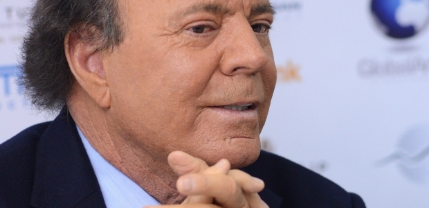 FĂRĂ MÂNCARE şi aparate FOTO la concertul lui IGLESIAS/ REGULI DE ACCES