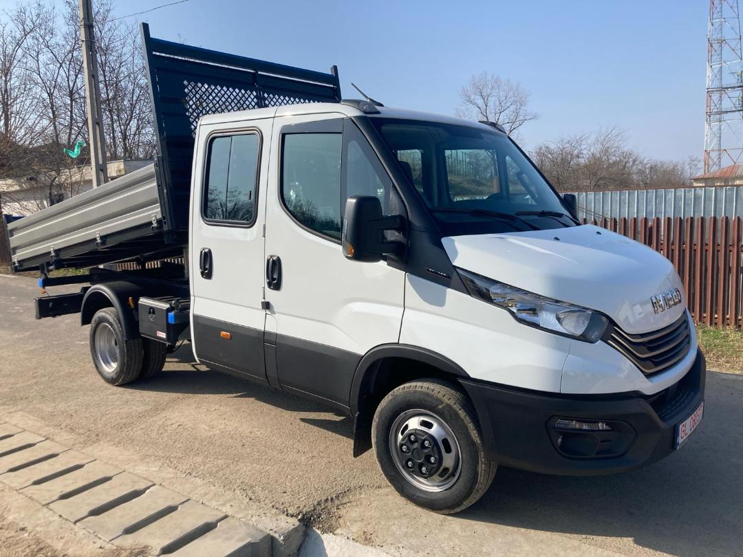 O autoutilitară nouă pentru Serviciul de situații de urgență Foltești