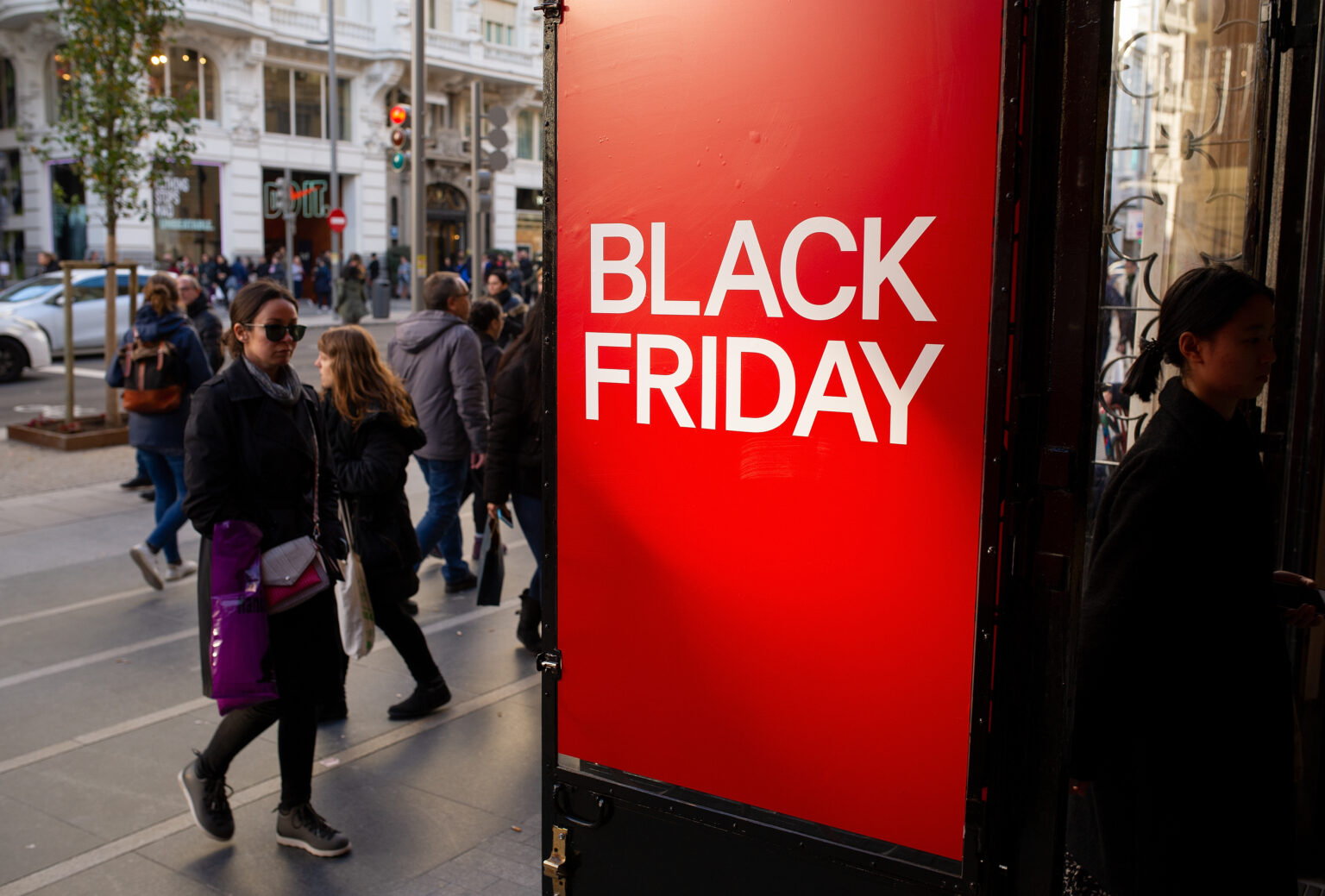 „Black Friday”, dorințe multe pe bani puțini