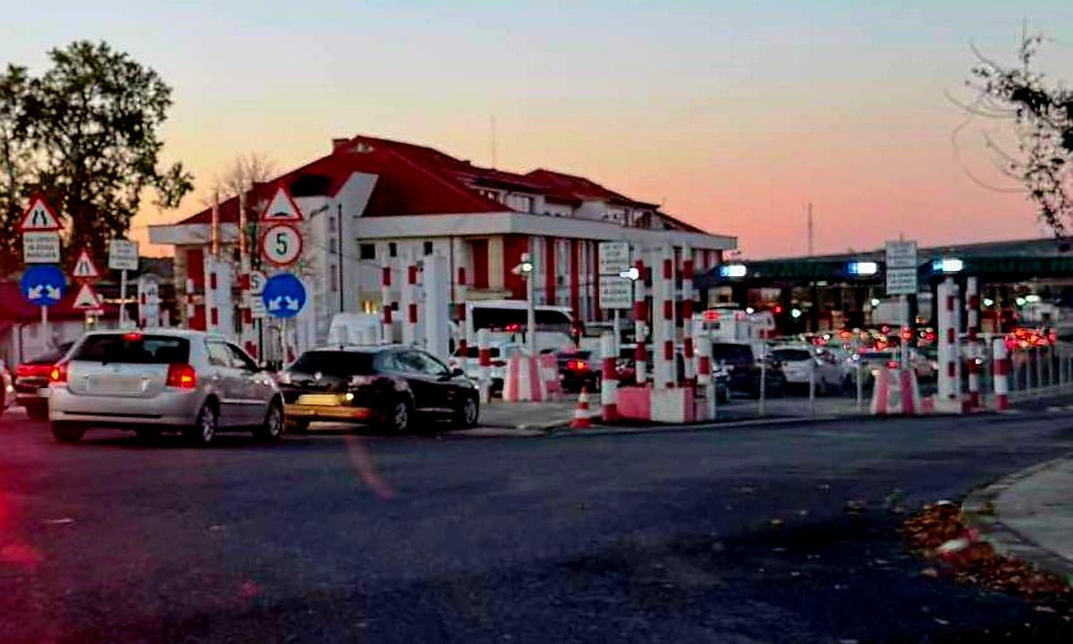 Cu asigurare falsă, oprit la frontiera Oancea