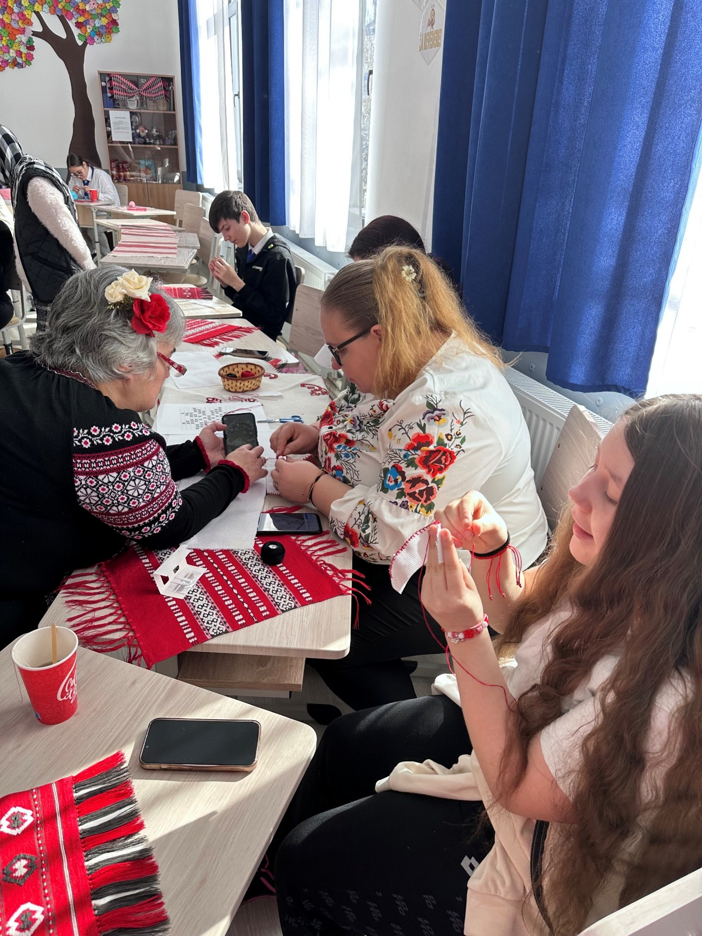 Tradiții populare, reînviate de elevi, părinți și profesori