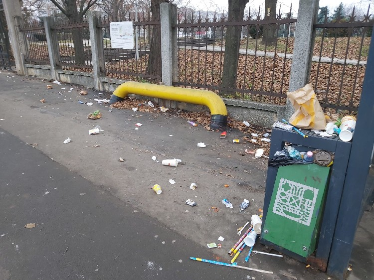 Cum scoți omul din gunoaie și gunoiul din om