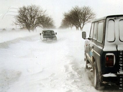 Toate drumurile din judeţul Galaţi rămân închise până la ora 18