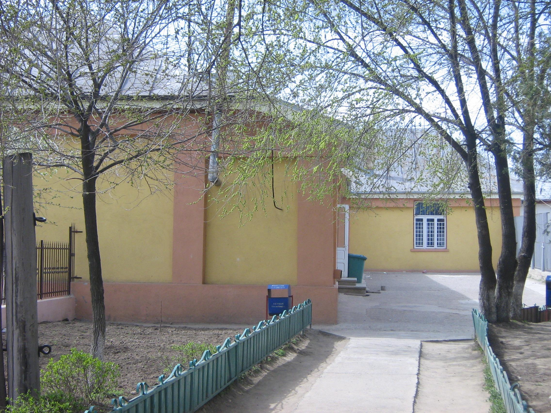 Absolvenţii Şcolii din Tuluceşti, după 50 de ani