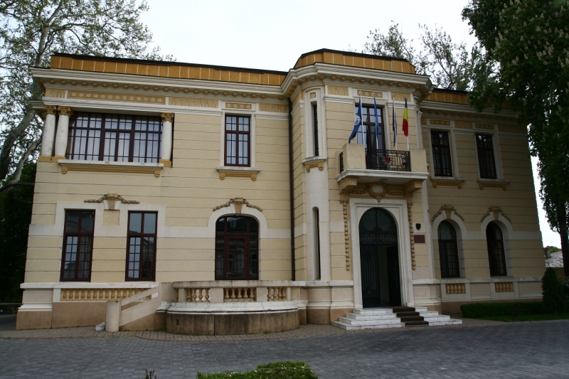 Liberalii îşi desemnează candidatul pentru şefia CJ