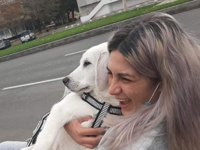 Povestea lui Crox, căţelul abandonat care şi-a găsit o familie