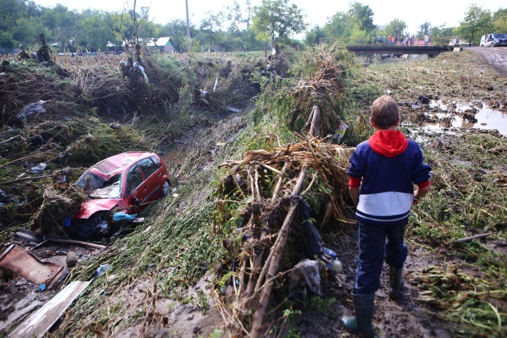 Aproximativ 140 de persoane au fost salvate de la înec în judeţul Galaţi