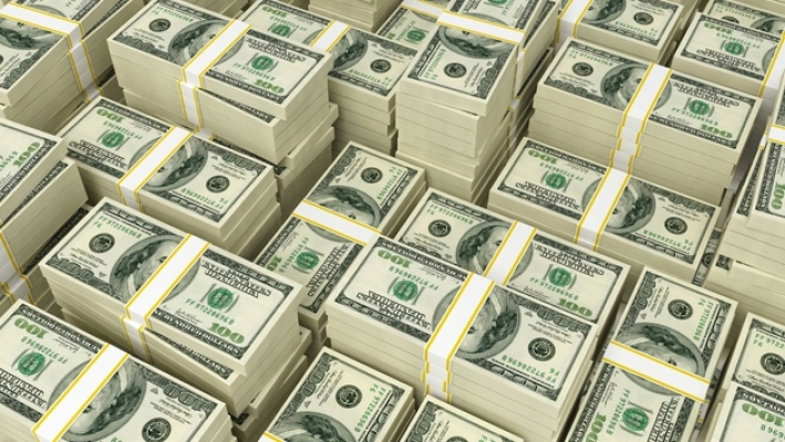 Dolarul american a revenit la 4,7 lei