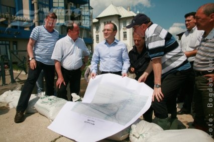 A sparge sau a nu sparge digul la Cotul Pisicii?