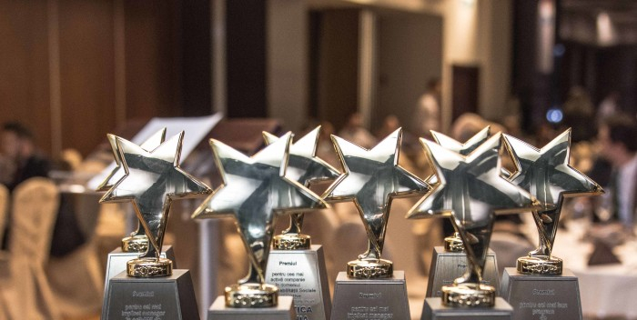 Gală pentru premierea gălăţenilor dedicaţi comunităţii