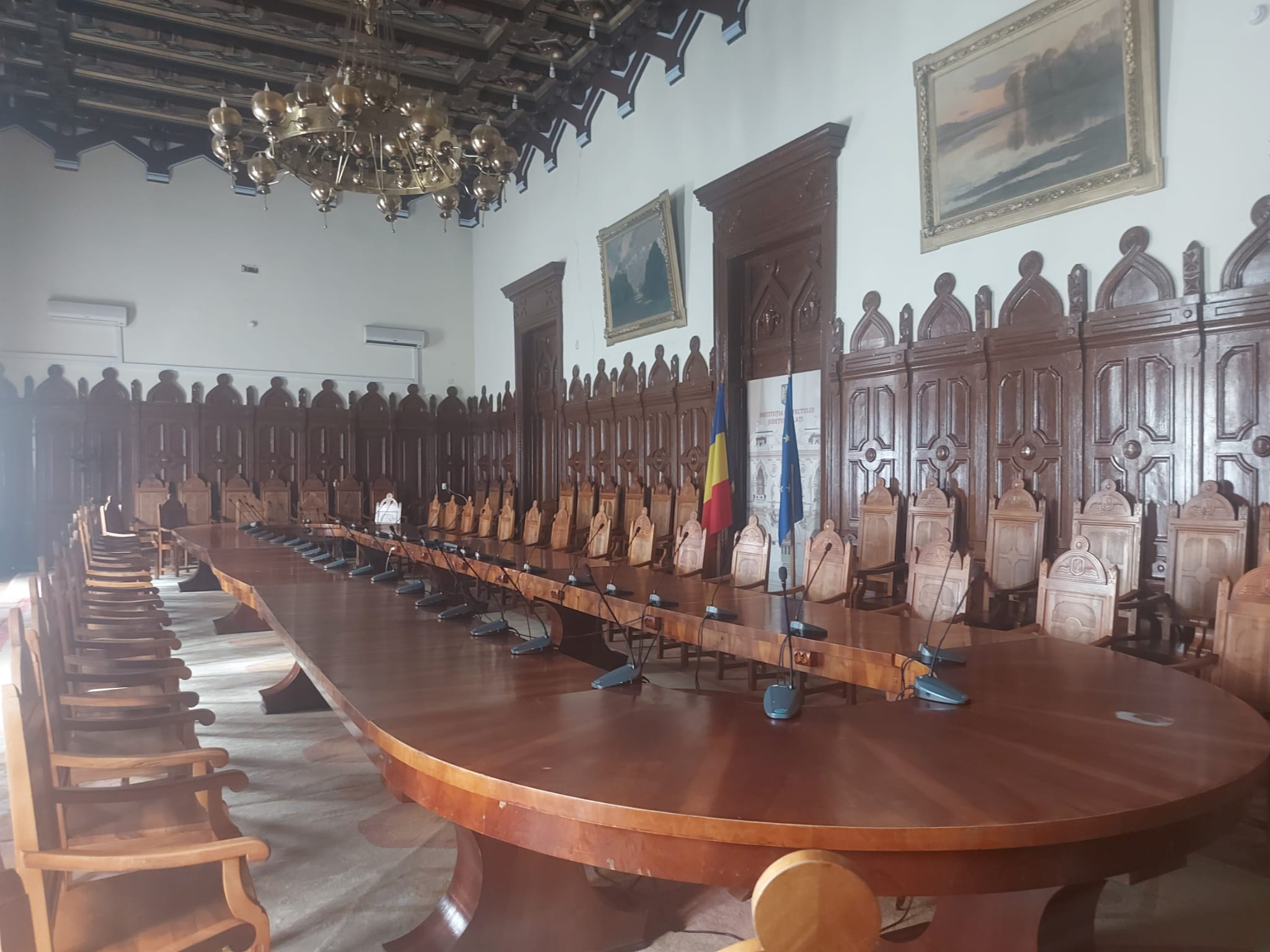 Galațiul are 33 de instituții bugetare deconcentrate. Excese administrative în teritoriu