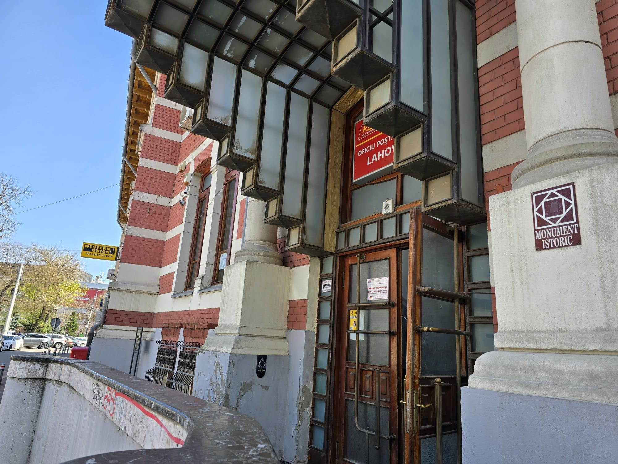 Poșta Română nu renunță la închirierea sediului central din Galați