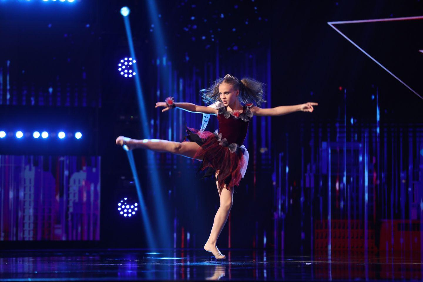 Moment uluitor de dans, oferit de o gălăţeancă la "Românii au talent" (VIDEO)