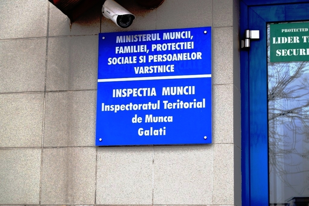 Zeci de AVERTISMENTE date de inspectorii de MUNCĂ gălăţeni