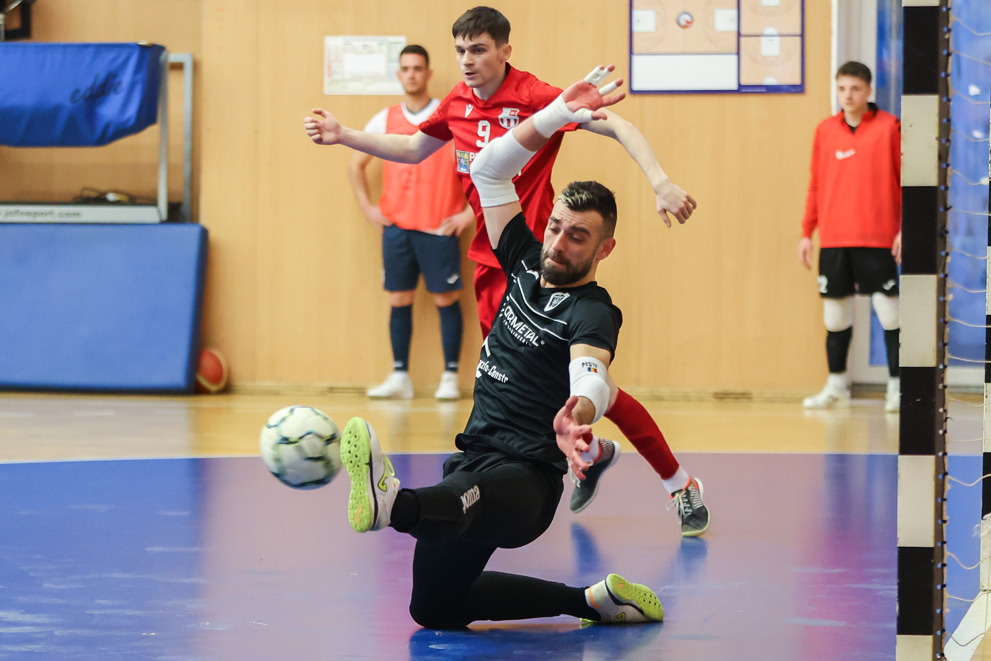 United Galaţi, egalată de fostul său portar!