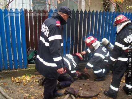 Fum şi mâzgă în apartamentele blocului L9