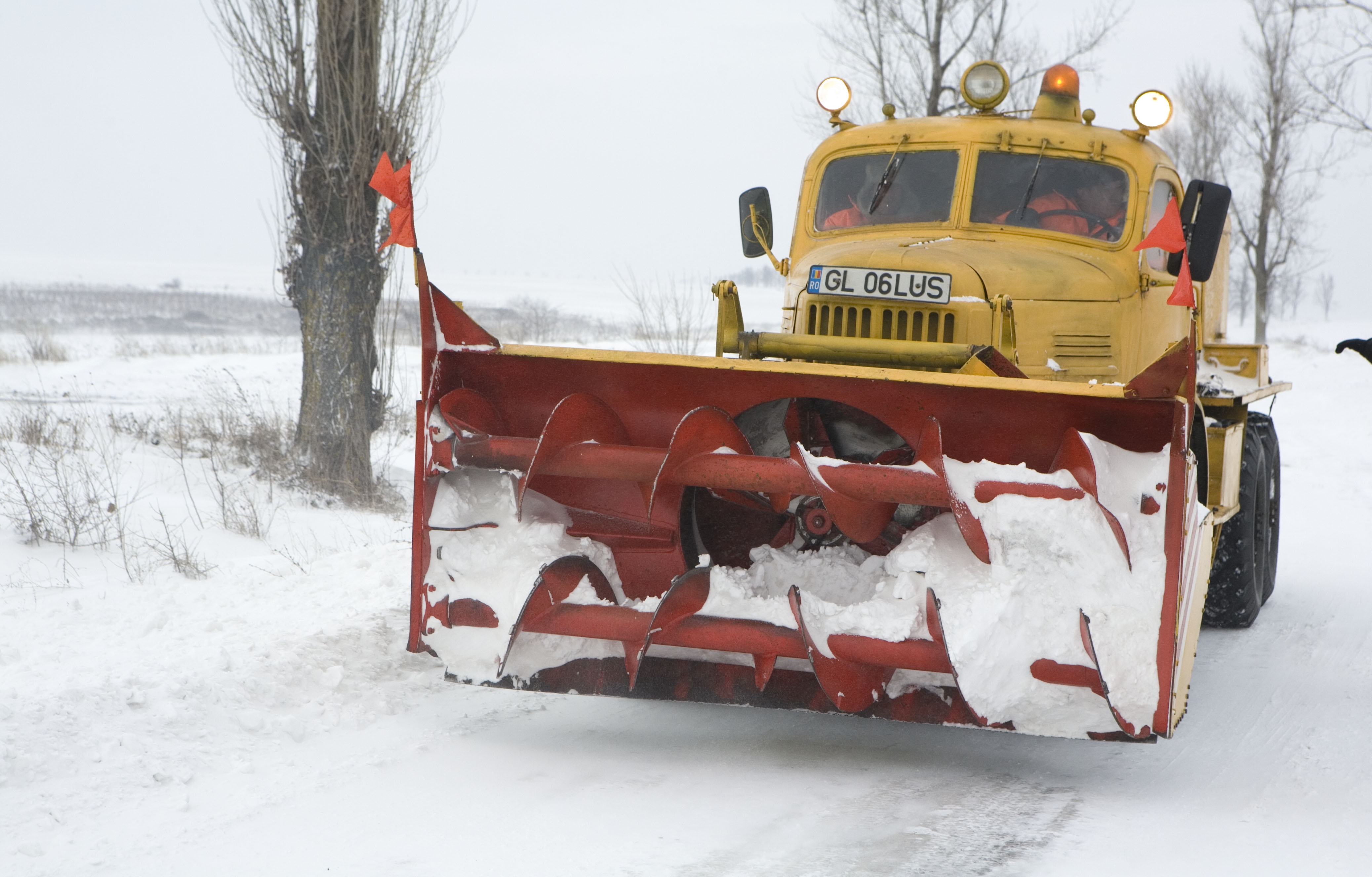 Drumuri şi Poduri, trasă pe linie moartă/ Constructorul Vega a intrat în „jocul” deszăpezirii