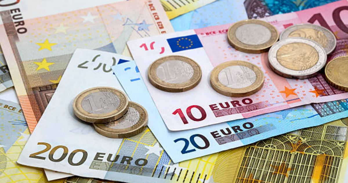 Euro ar putea trece de 5 lei la jumătatea anului