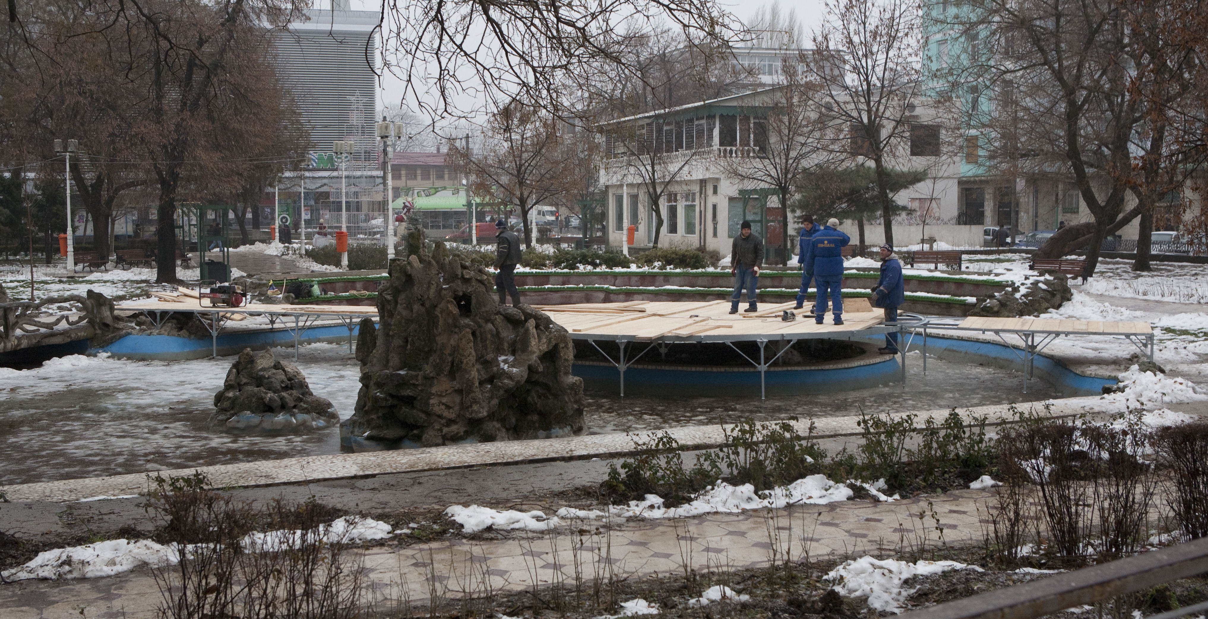 Bucurie de Crăciun: Târg inedit în parcul Eminescu