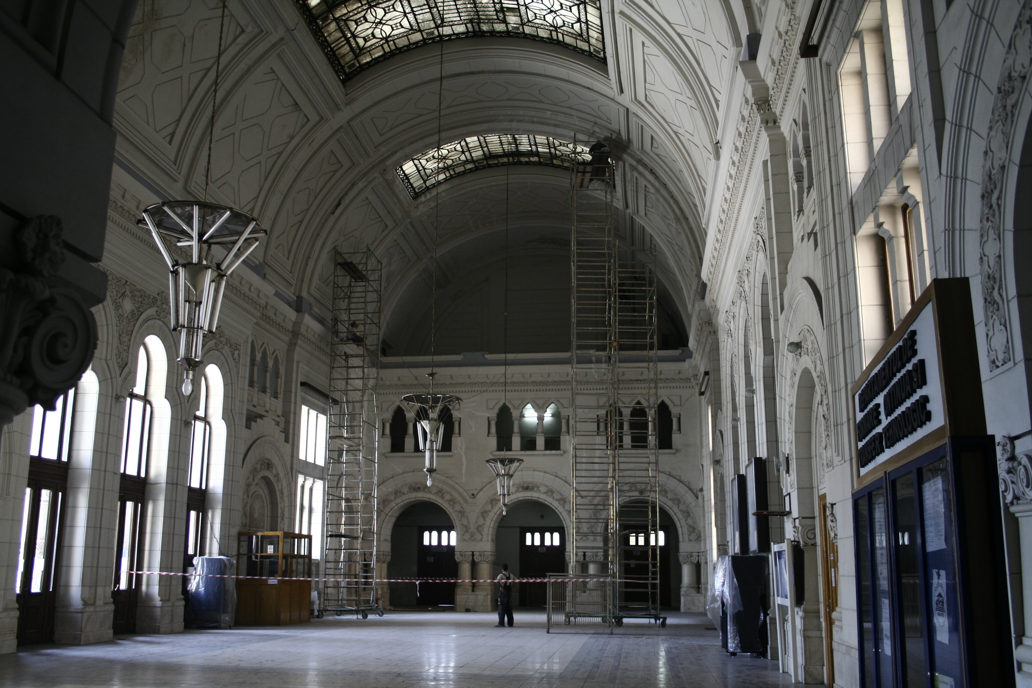 Corpul central al Universităţii "Dunărea de Jos" va fi reabilitat