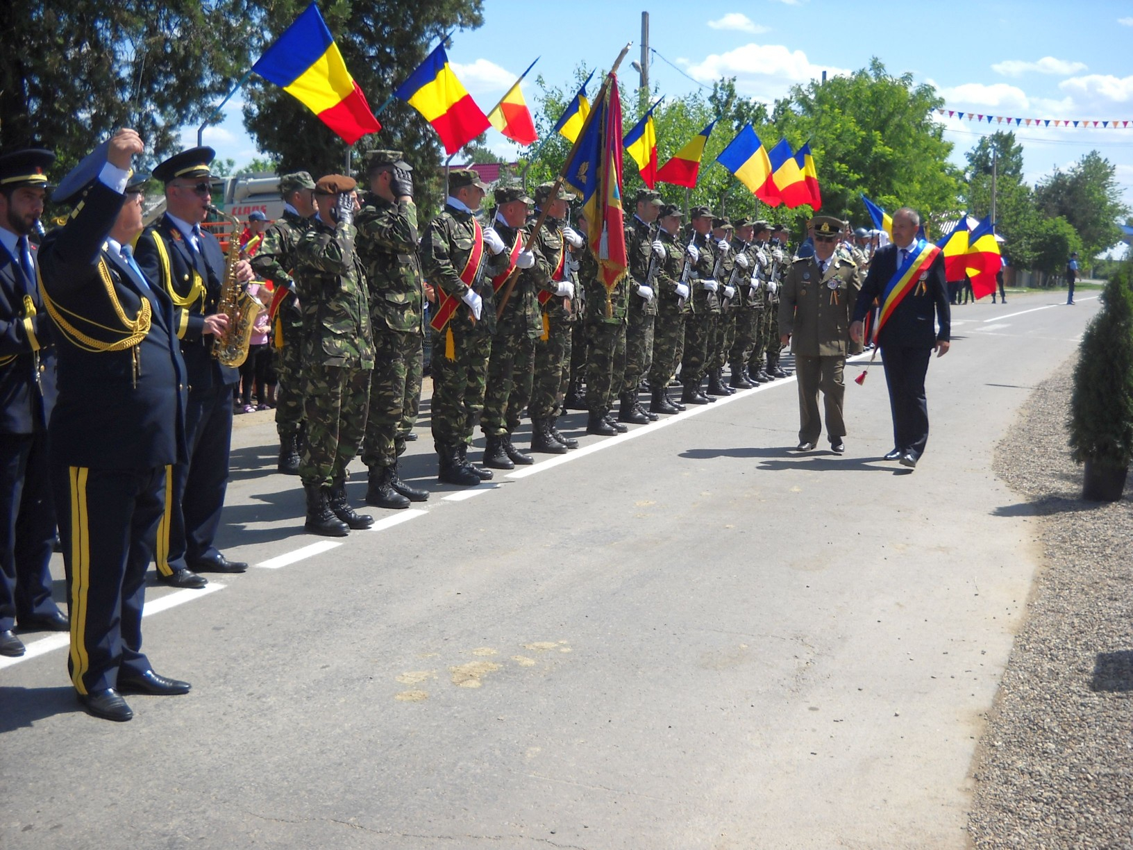 Ghidigeniul, sub arme de ziua sa (Foto şi Video)